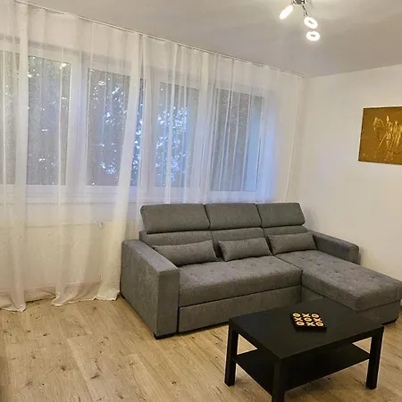 Apartament Yb 174 *