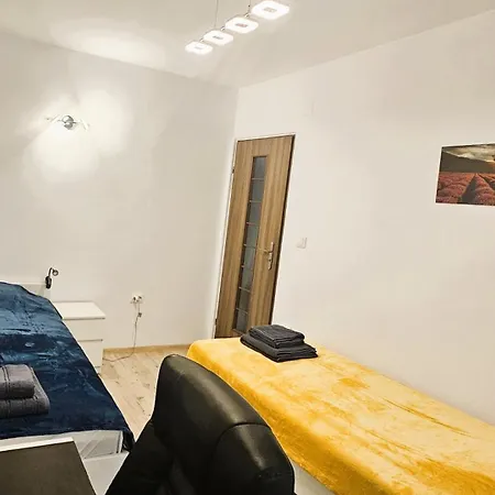 Yb 174 Apartment Bucharest