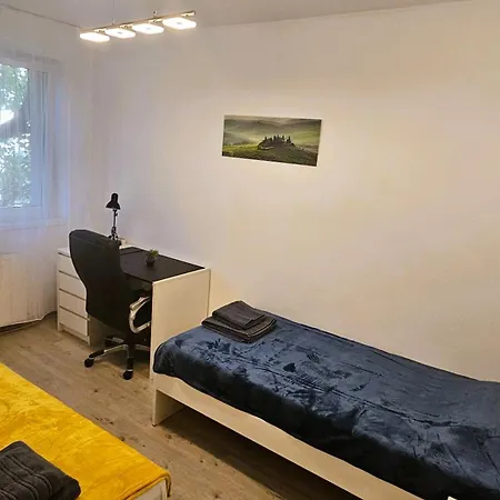 Yb 174 Apartment Bucharest